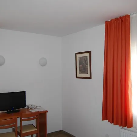 Bed & Breakfast Pri Slovenc 3*
